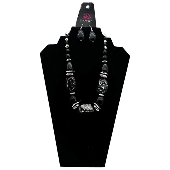 Paparazzi Black Chunky Bead Necklace & Earrings Set With Silver Accents Bold Sta - Picture 7 of 8